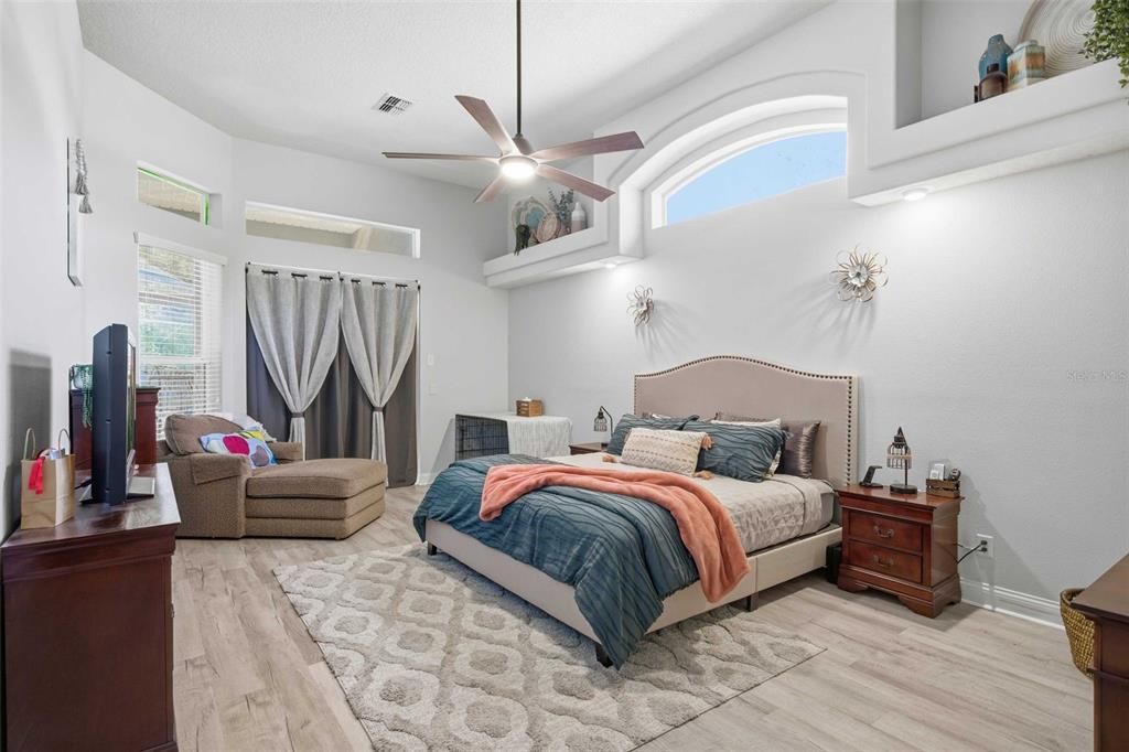 Active With Contract: $429,000 (3 beds, 2 baths, 2609 Square Feet)