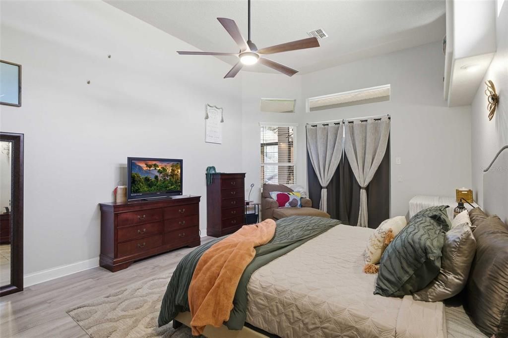 Active With Contract: $429,000 (3 beds, 2 baths, 2609 Square Feet)