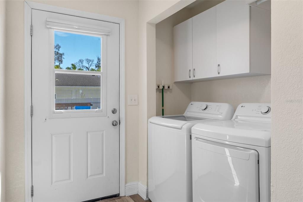 For Sale: $265,000 (2 beds, 1 baths, 1288 Square Feet)