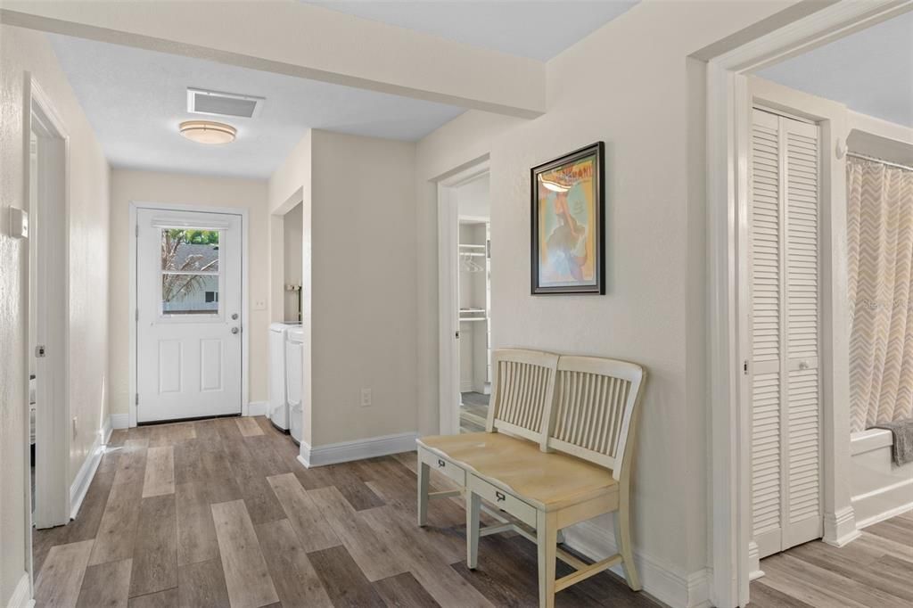 For Sale: $265,000 (2 beds, 1 baths, 1288 Square Feet)