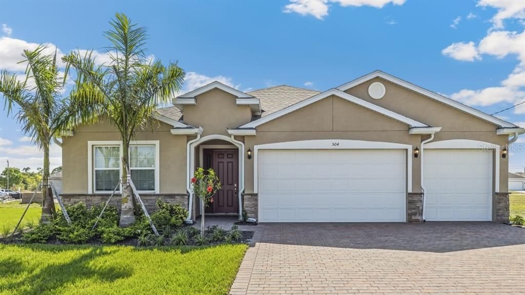 Недавно продано: $385,000 (4 спален, 3 ванн, 2361 Квадратных фут)