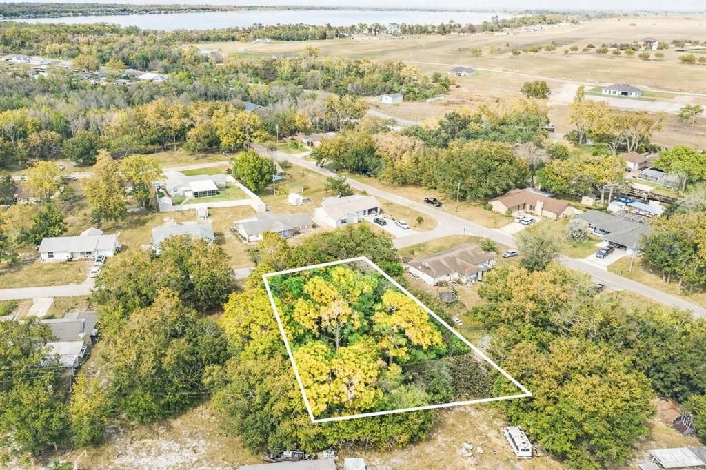 На продажу: $13,300 (0.35 acres)