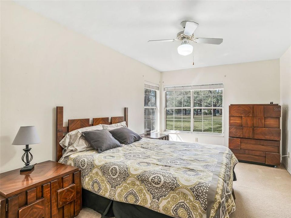 En Venta: $999,900 (3 camas, 2 baños, 2405 Pies cuadrados)