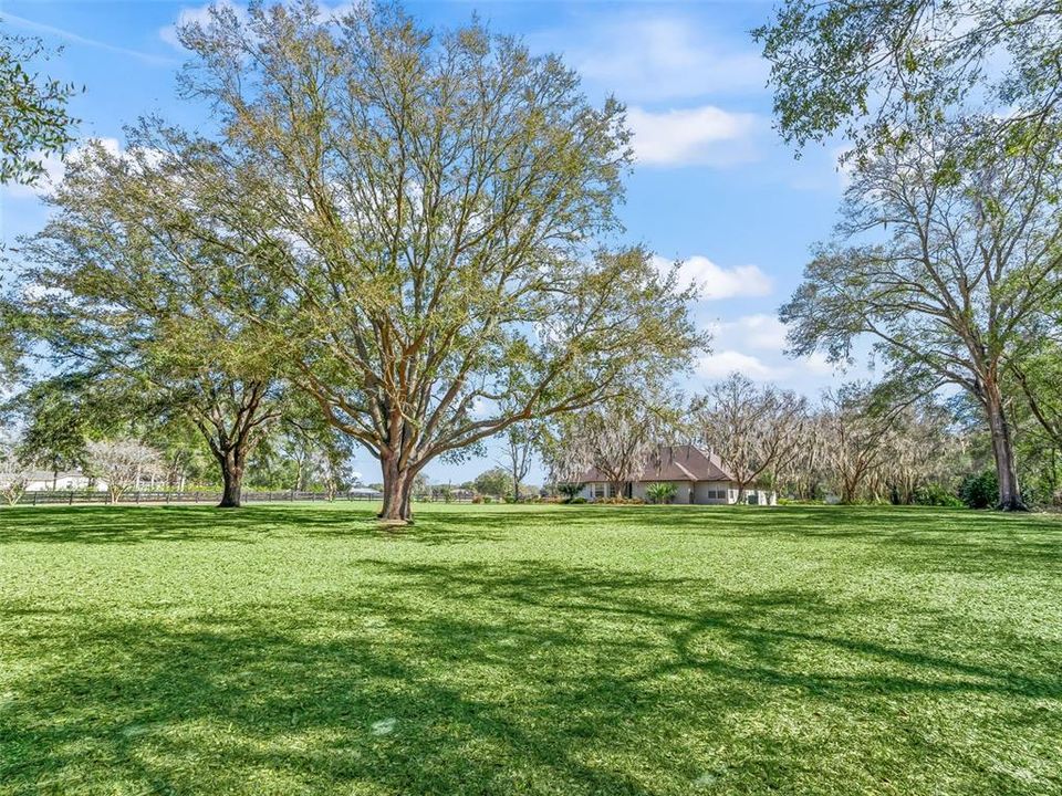 En Venta: $999,900 (3 camas, 2 baños, 2405 Pies cuadrados)