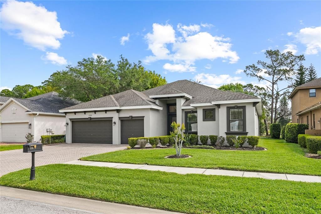 En Venta: $898,000 (4 camas, 3 baños, 3435 Pies cuadrados)