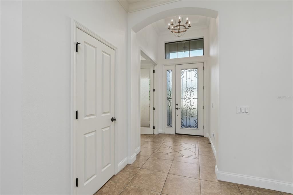 En Venta: $898,000 (4 camas, 3 baños, 3435 Pies cuadrados)