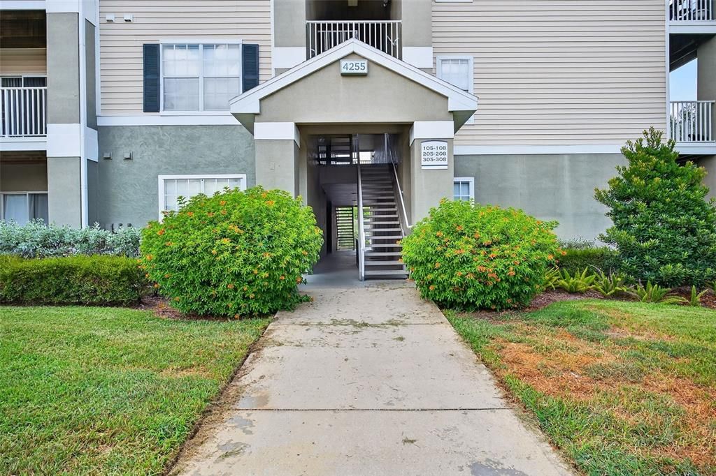 Active With Contract: $134,999 (1 beds, 1 baths, 772 Square Feet)