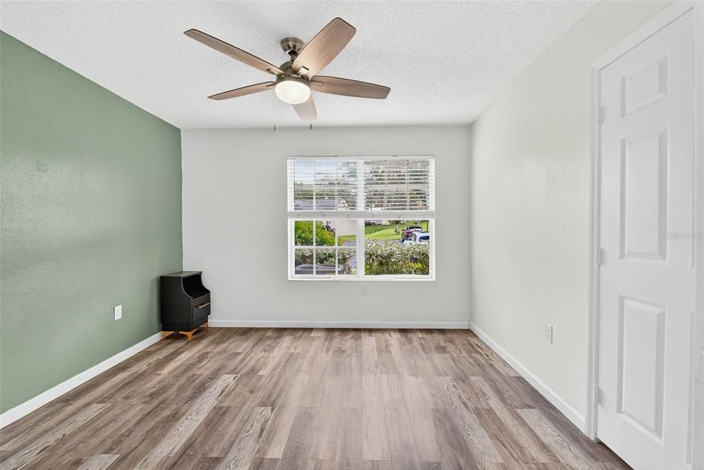 Active With Contract: $134,999 (1 beds, 1 baths, 772 Square Feet)