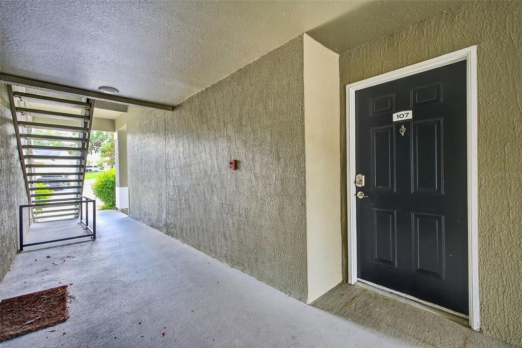 Active With Contract: $134,999 (1 beds, 1 baths, 772 Square Feet)