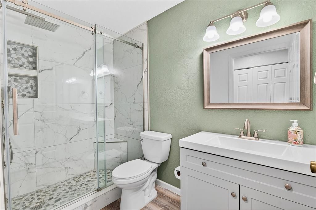 Active With Contract: $134,999 (1 beds, 1 baths, 772 Square Feet)
