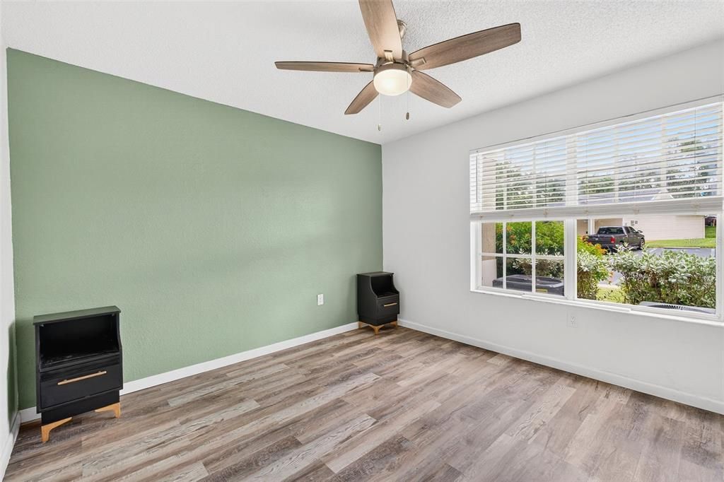 Active With Contract: $134,999 (1 beds, 1 baths, 772 Square Feet)