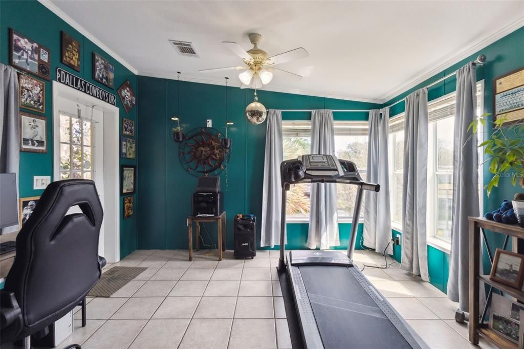 Active With Contract: $203,999 (2 beds, 2 baths, 1234 Square Feet)