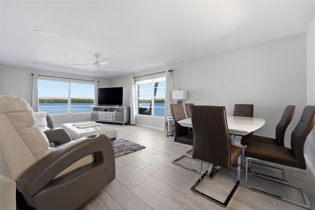 Activo con contrato: $649,000 (2 camas, 2 baños, 1376 Pies cuadrados)