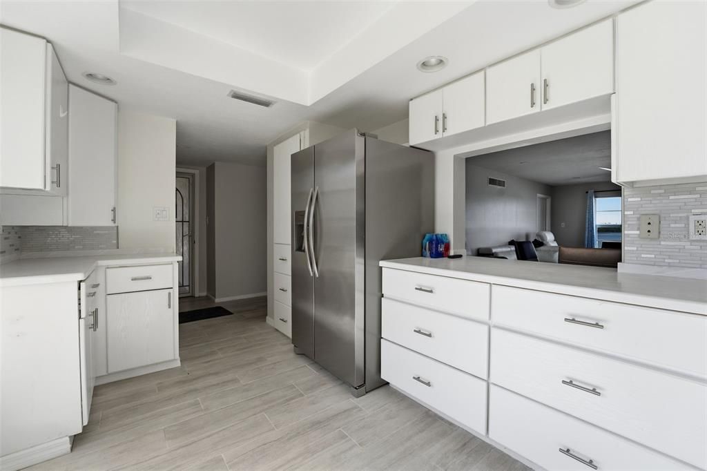 Activo con contrato: $649,000 (2 camas, 2 baños, 1376 Pies cuadrados)