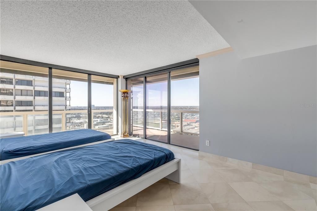 For Sale: $1,250,000 (3 beds, 3 baths, 3423 Square Feet)