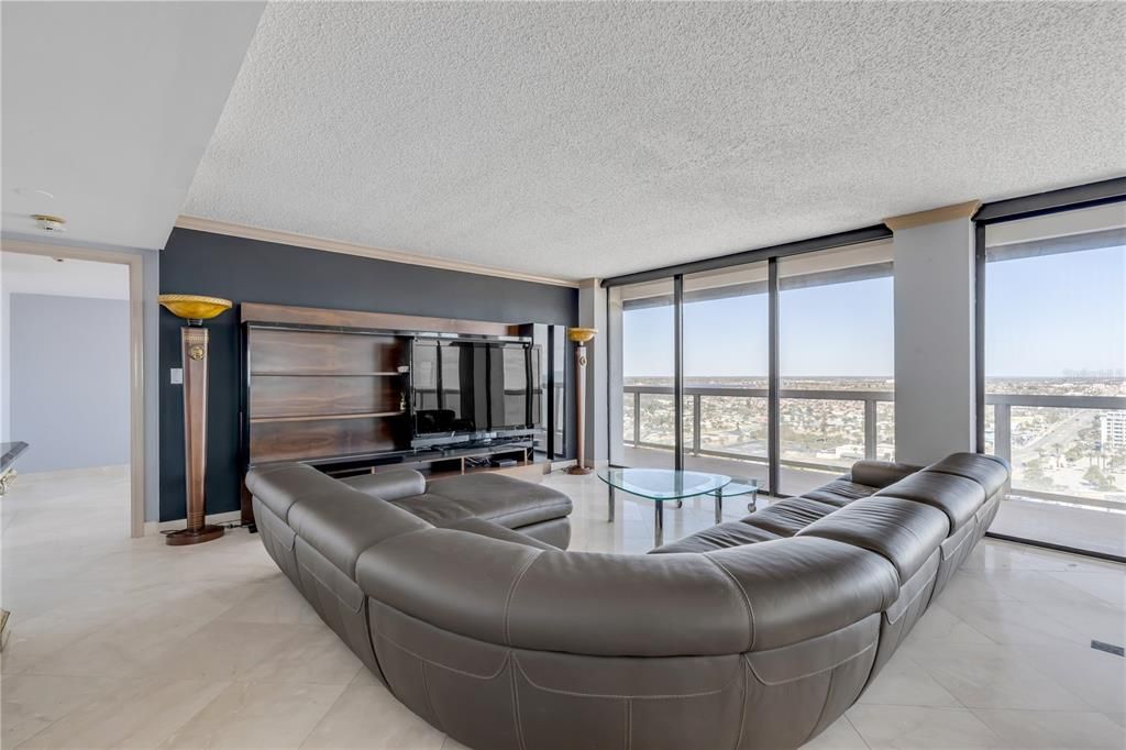 For Sale: $1,250,000 (3 beds, 3 baths, 3423 Square Feet)