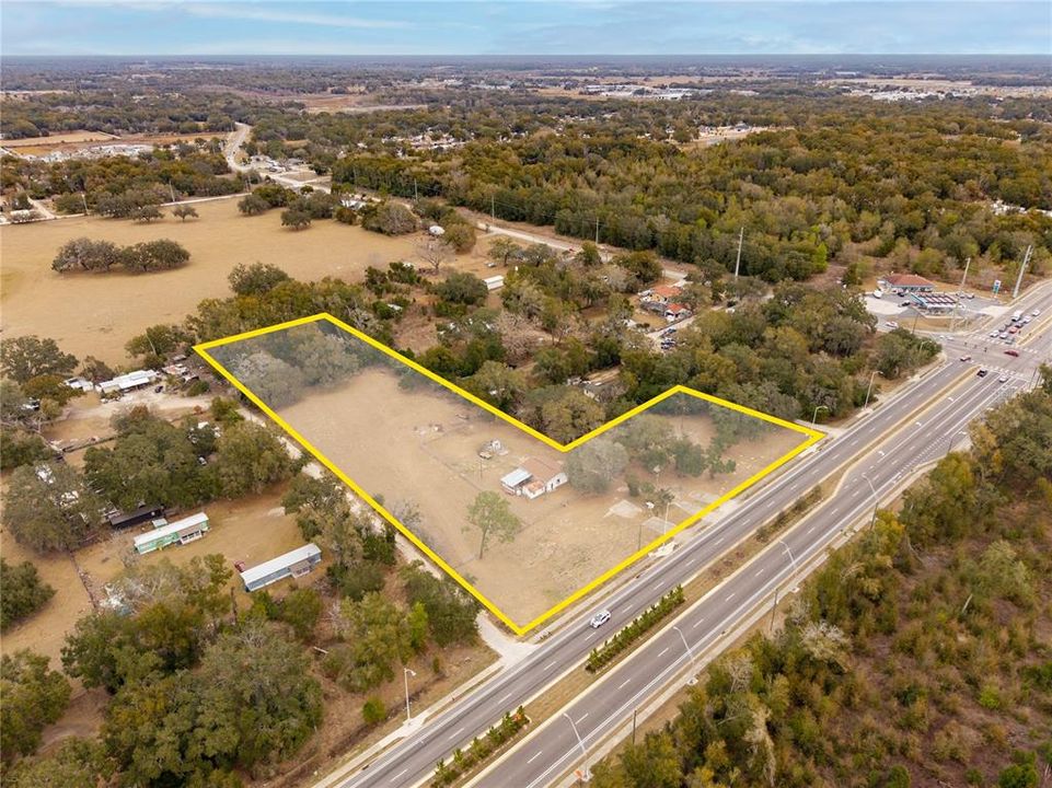 En Venta: $749,000 (4.89 acres)