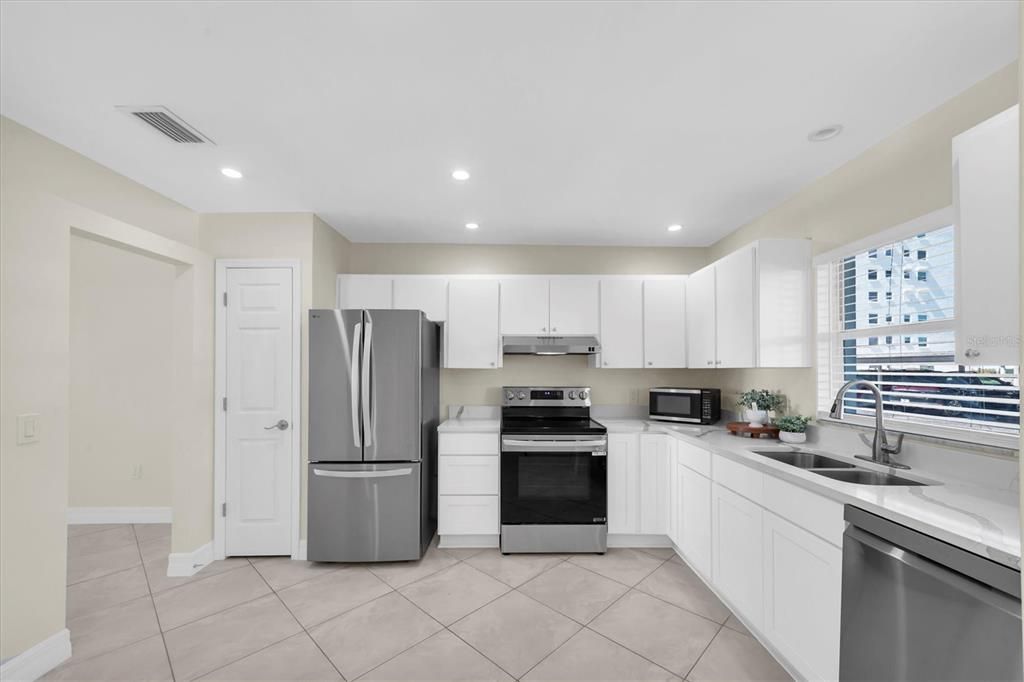 En Venta: $215,000 (1 camas, 1 baños, 948 Pies cuadrados)