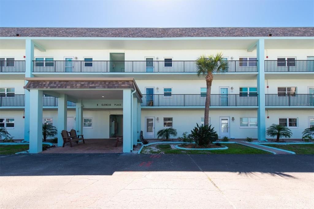 En Venta: $215,000 (1 camas, 1 baños, 948 Pies cuadrados)