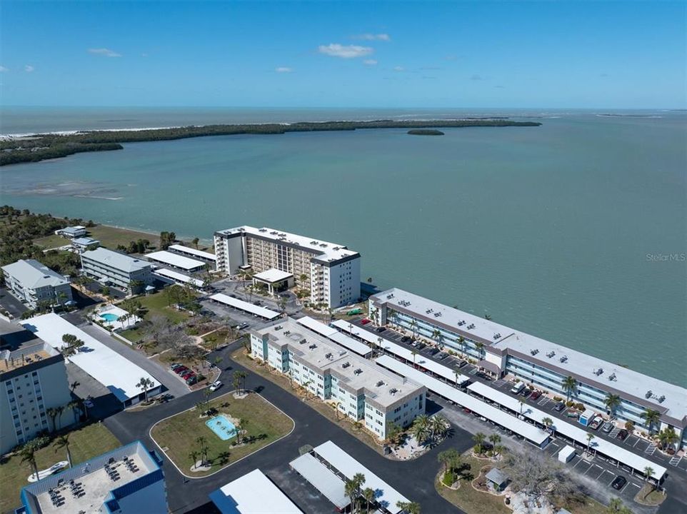 En Venta: $215,000 (1 camas, 1 baños, 948 Pies cuadrados)