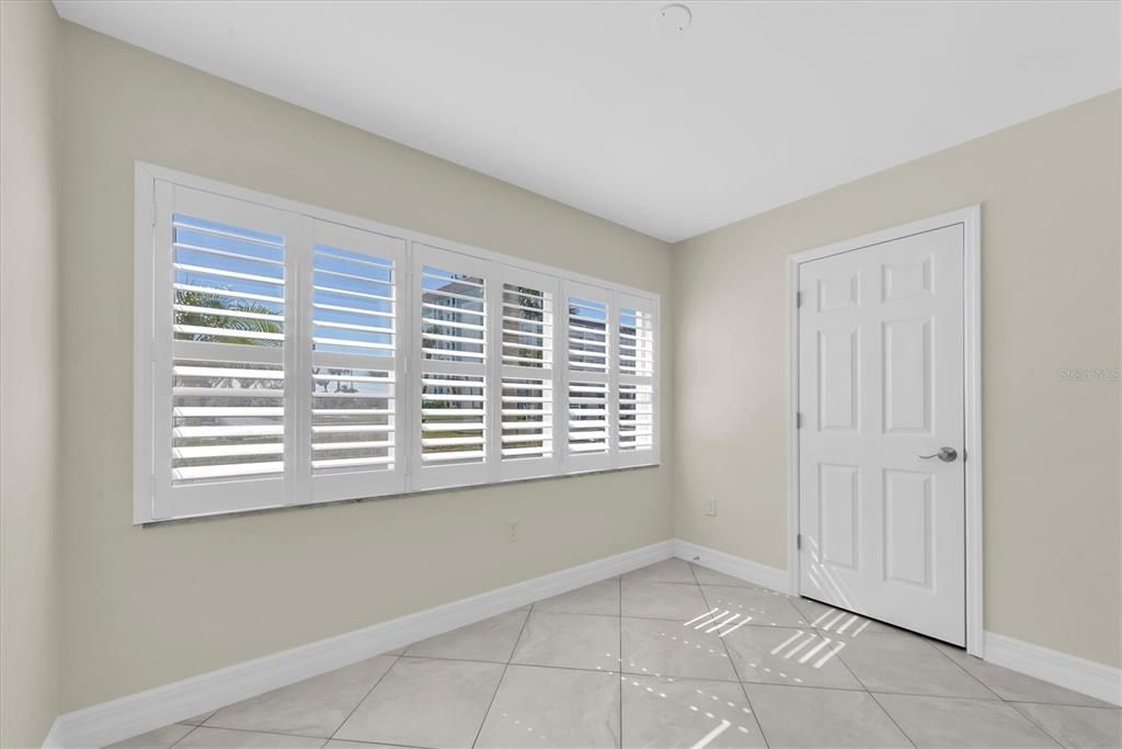 En Venta: $215,000 (1 camas, 1 baños, 948 Pies cuadrados)