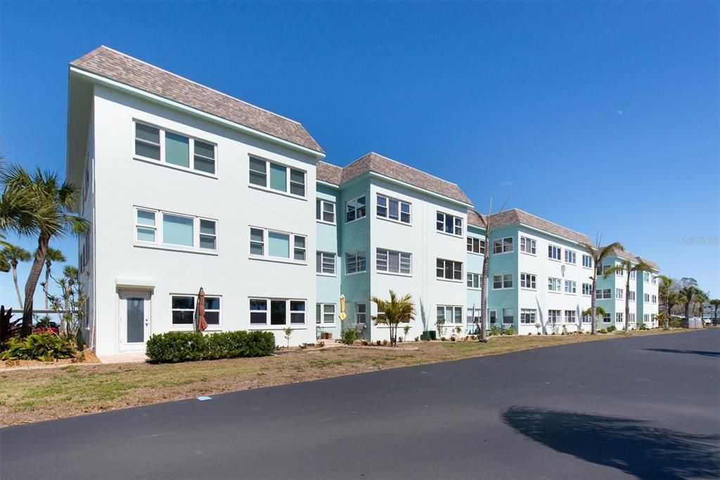 En Venta: $215,000 (1 camas, 1 baños, 948 Pies cuadrados)