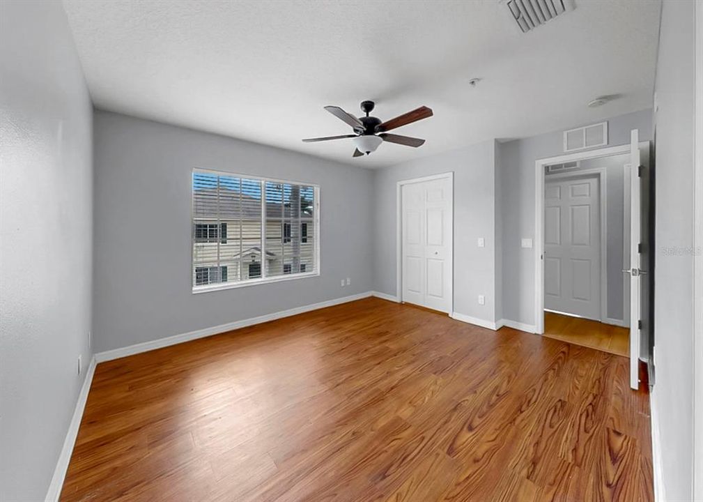 Activo con contrato: $205,000 (3 camas, 2 baños, 1200 Pies cuadrados)