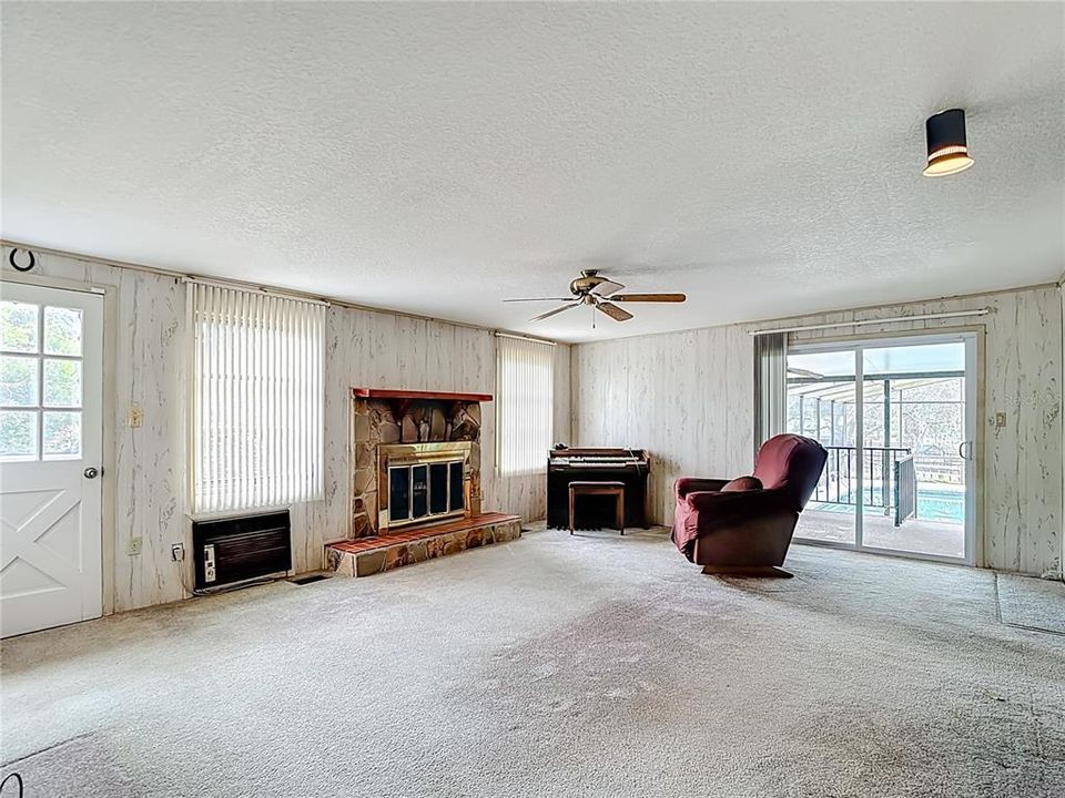 Active With Contract: $448,500 (4 beds, 3 baths, 2331 Square Feet)