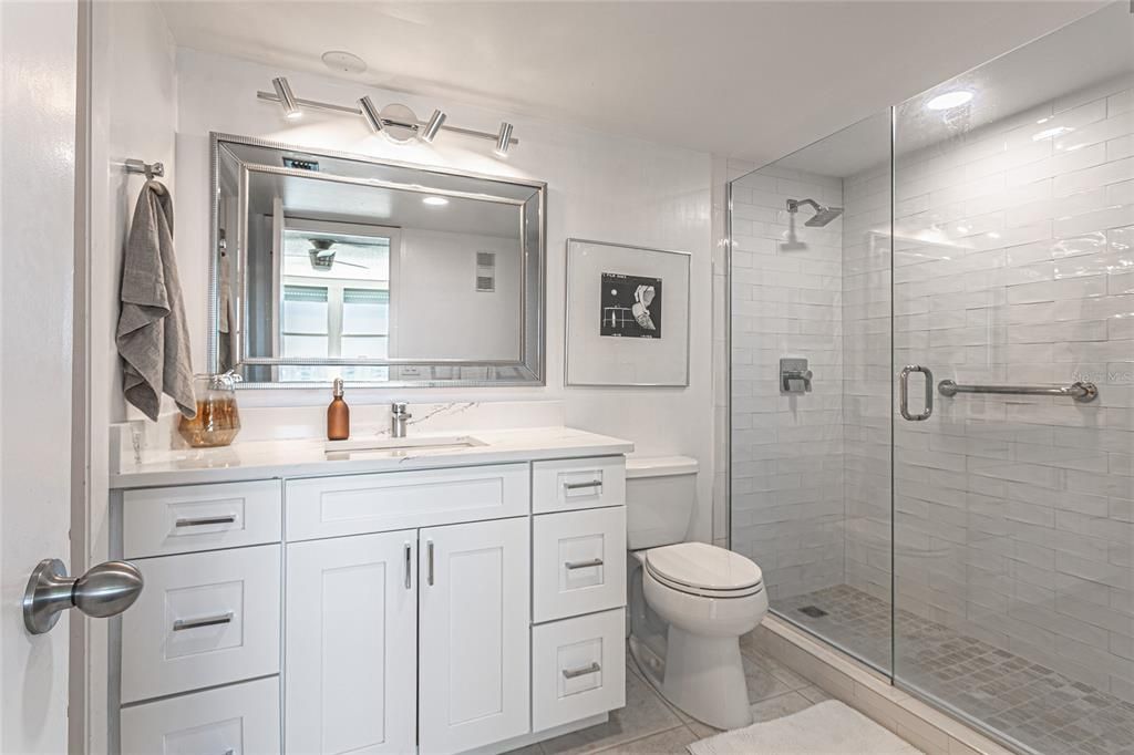 Active With Contract: $260,000 (1 beds, 1 baths, 925 Square Feet)