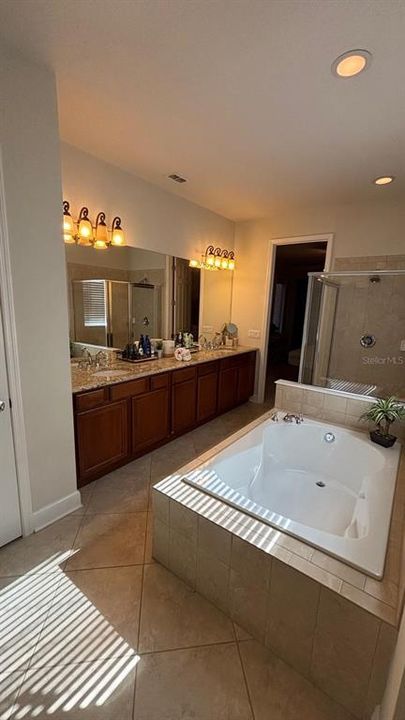 В аренду: $4,500 (5 спален, 3 ванн, 2998 Квадратных фут)