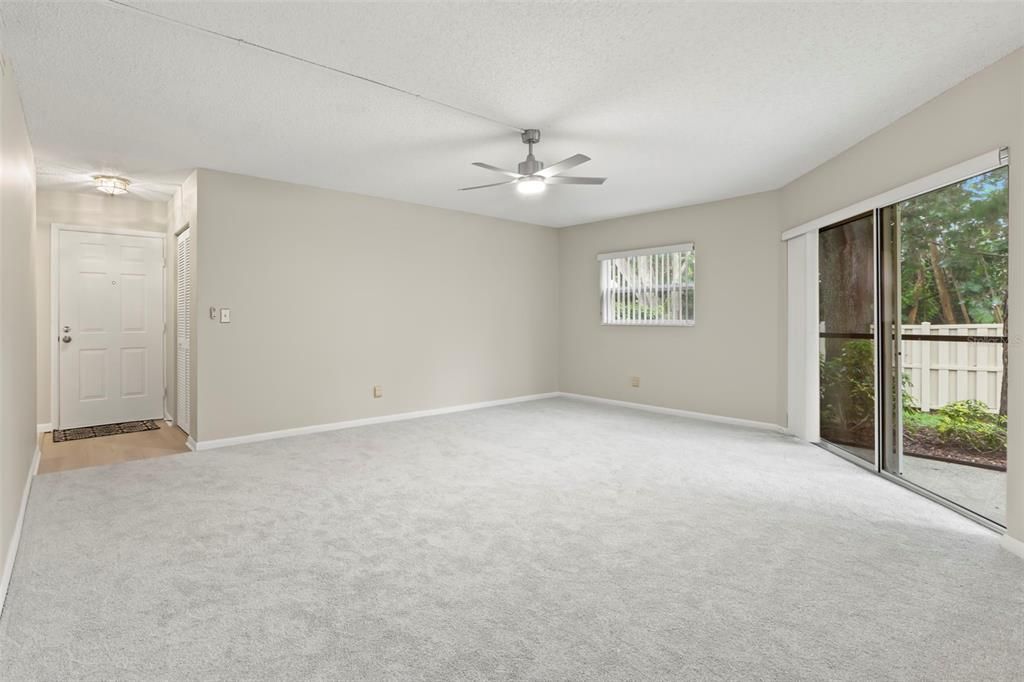 Active With Contract: $202,000 (2 beds, 2 baths, 1025 Square Feet)