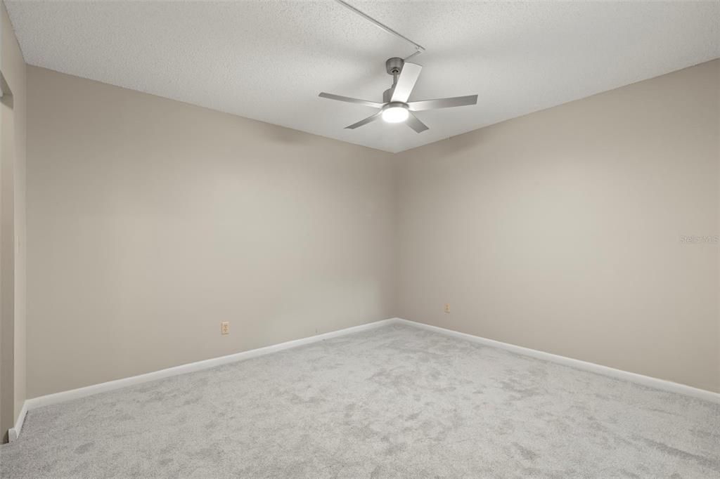 Active With Contract: $202,000 (2 beds, 2 baths, 1025 Square Feet)
