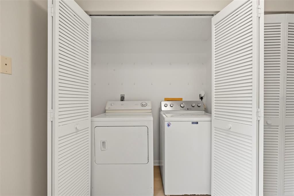 Active With Contract: $202,000 (2 beds, 2 baths, 1025 Square Feet)