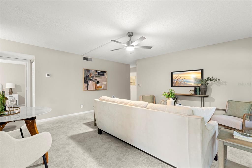 Active With Contract: $202,000 (2 beds, 2 baths, 1025 Square Feet)