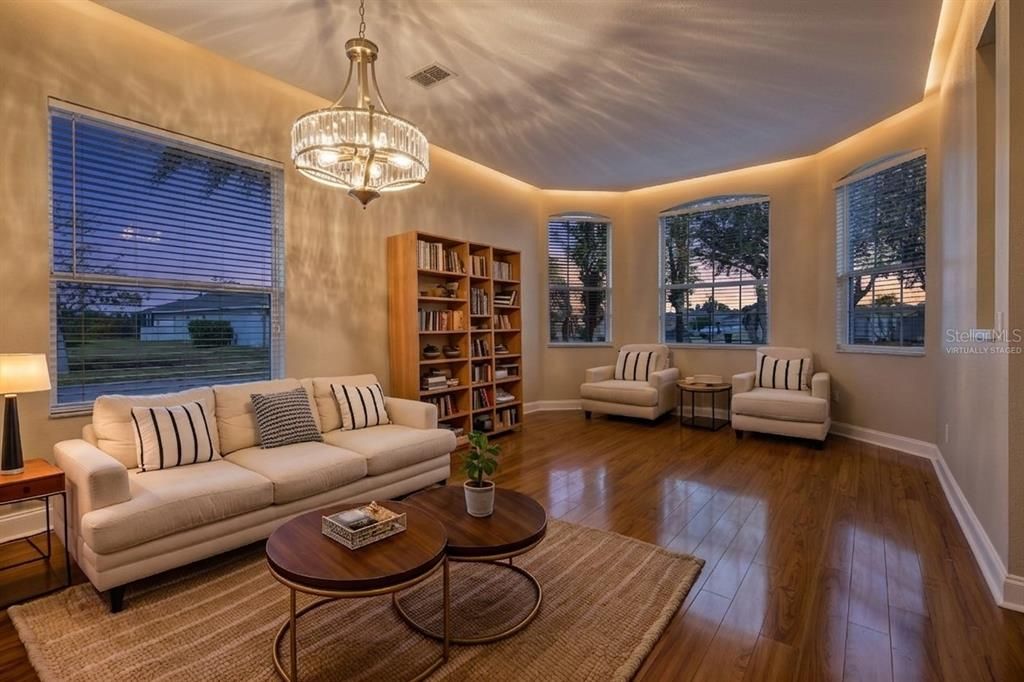 En Venta: $620,000 (5 camas, 3 baños, 2804 Pies cuadrados)
