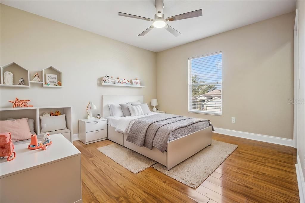 En Venta: $620,000 (5 camas, 3 baños, 2804 Pies cuadrados)