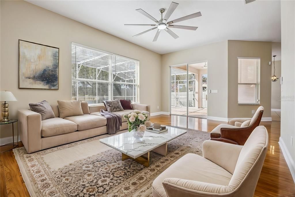 En Venta: $620,000 (5 camas, 3 baños, 2804 Pies cuadrados)