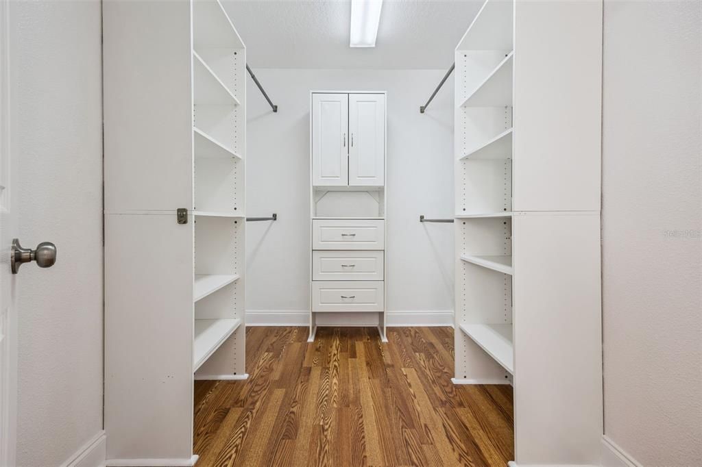 En Venta: $620,000 (5 camas, 3 baños, 2804 Pies cuadrados)