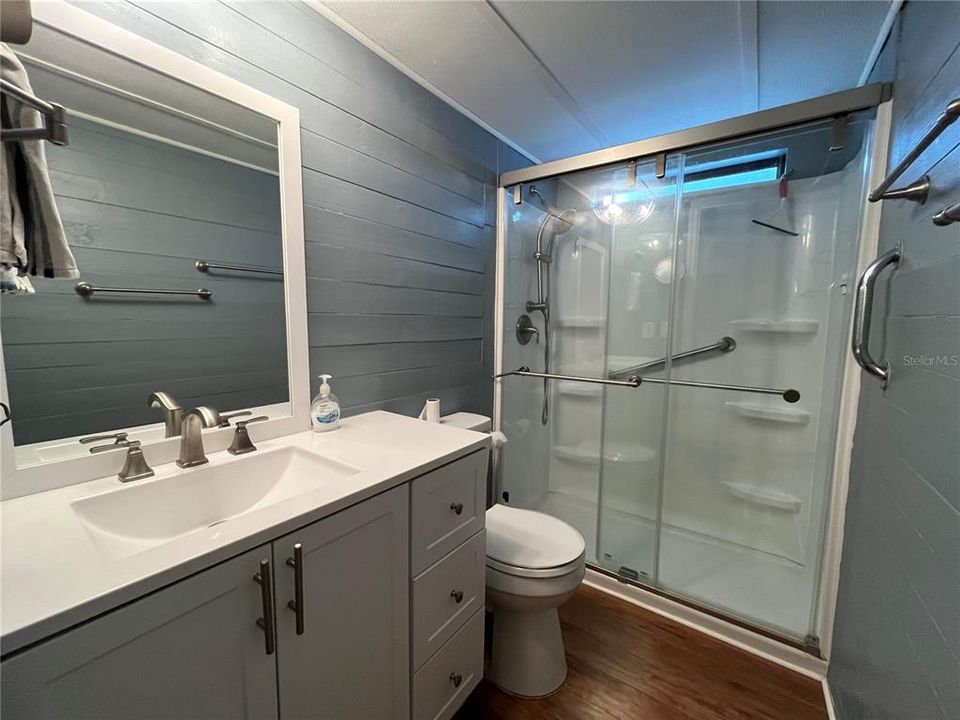 For Sale: $99,900 (2 beds, 1 baths, 728 Square Feet)