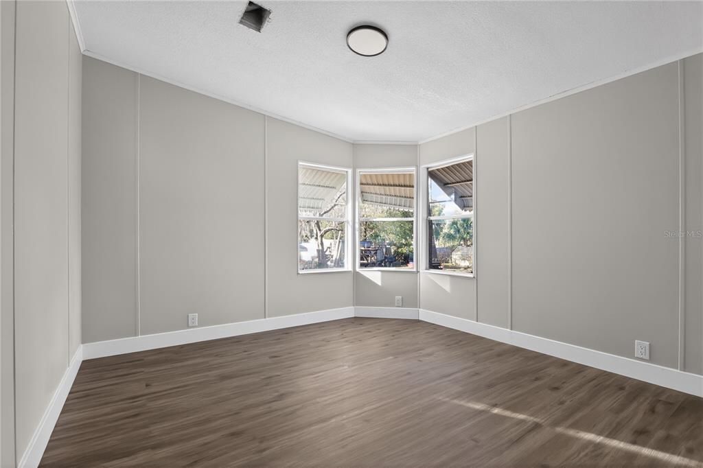Active With Contract: $204,900 (3 beds, 2 baths, 2080 Square Feet)