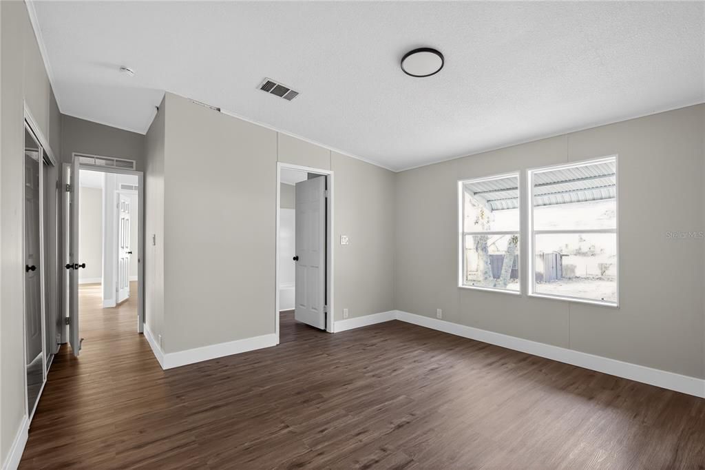Active With Contract: $204,900 (3 beds, 2 baths, 2080 Square Feet)