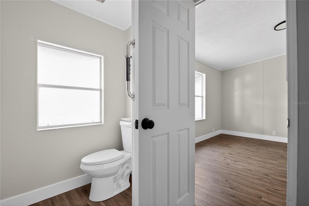 Active With Contract: $204,900 (3 beds, 2 baths, 2080 Square Feet)
