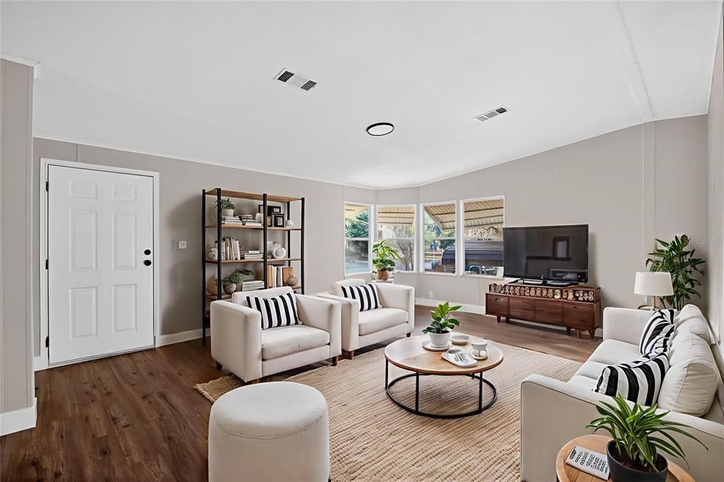 Active With Contract: $204,900 (3 beds, 2 baths, 2080 Square Feet)