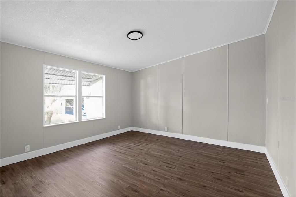 Active With Contract: $204,900 (3 beds, 2 baths, 2080 Square Feet)