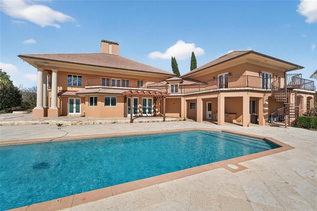 For Sale: $3,900,000 (7 beds, 8 baths, 9222 Square Feet)