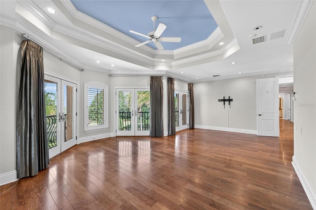 For Sale: $3,900,000 (7 beds, 8 baths, 9222 Square Feet)
