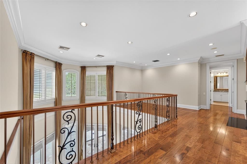 For Sale: $3,900,000 (7 beds, 8 baths, 9222 Square Feet)