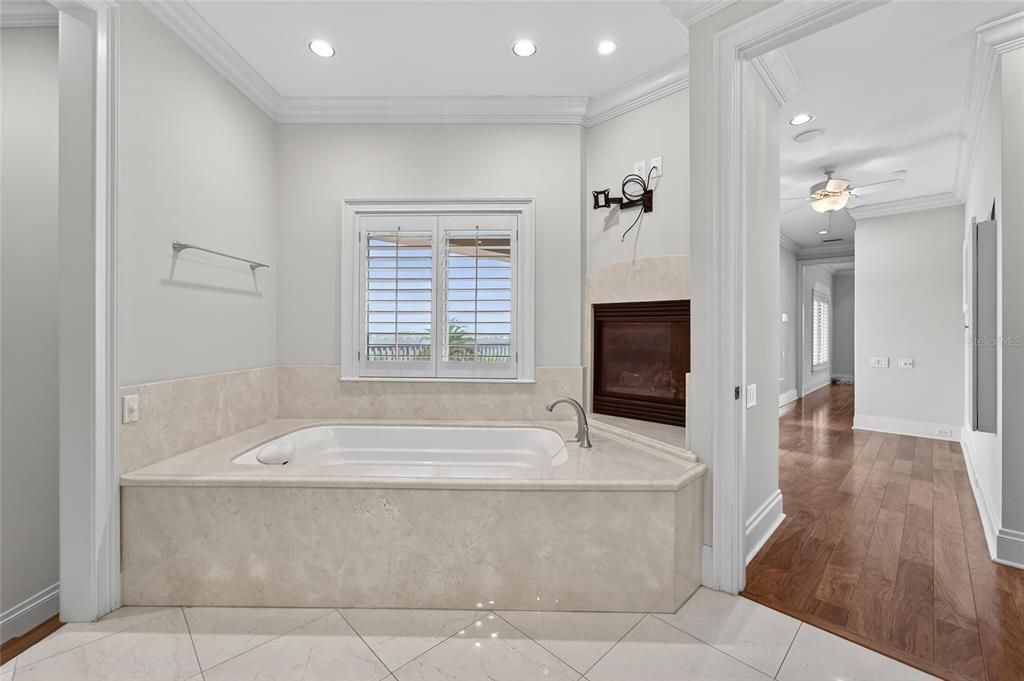 For Sale: $3,900,000 (7 beds, 8 baths, 9222 Square Feet)