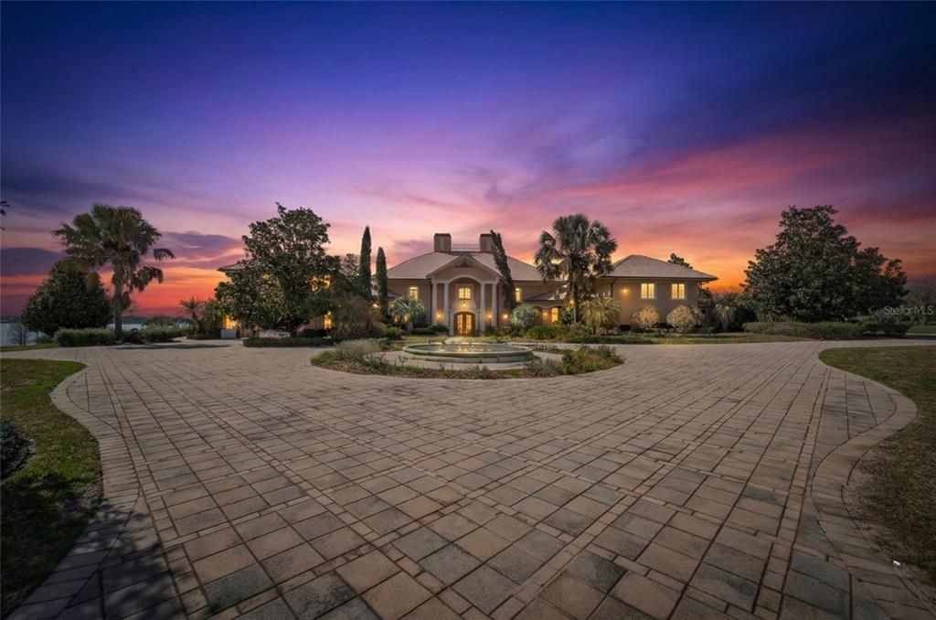 For Sale: $3,900,000 (7 beds, 8 baths, 9222 Square Feet)