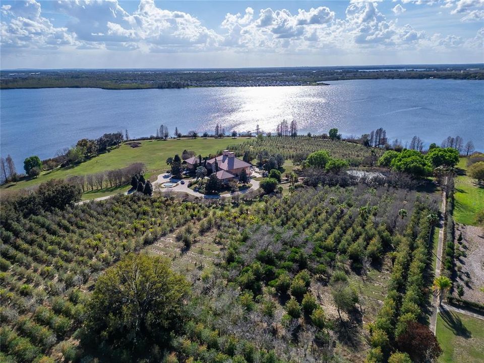 For Sale: $3,900,000 (7 beds, 8 baths, 9222 Square Feet)